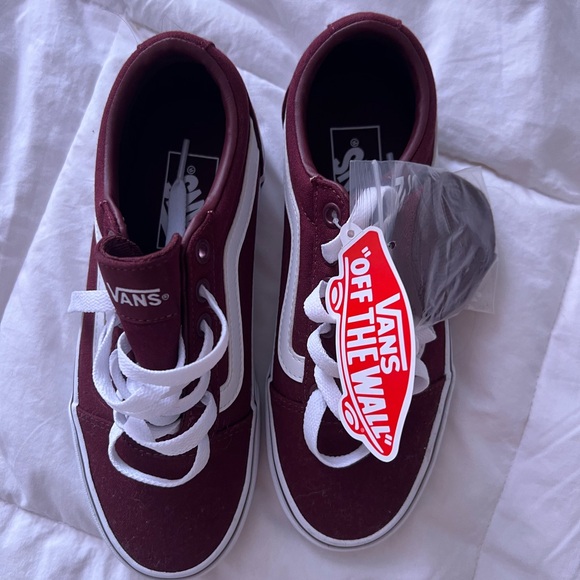 Vans - Picture 3 of 5